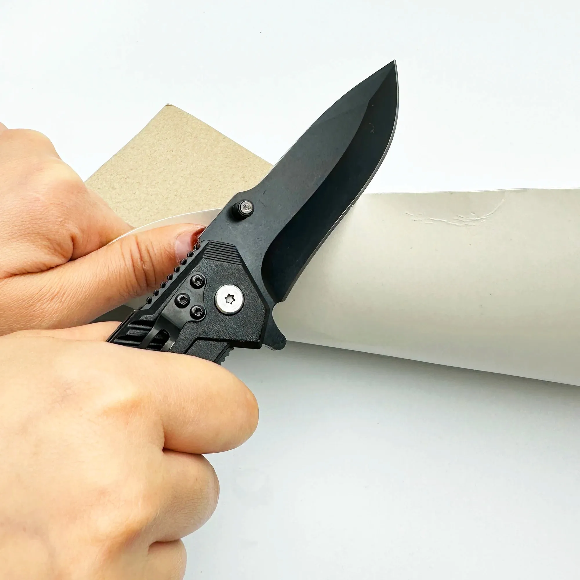 High-Hardness Folding Survival Knife